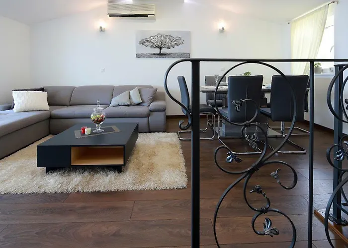 Lux Seaview Poljane Ичичи